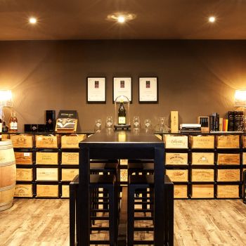 Lagersystem für Weinkisten mit jeweils 12 Flaschen