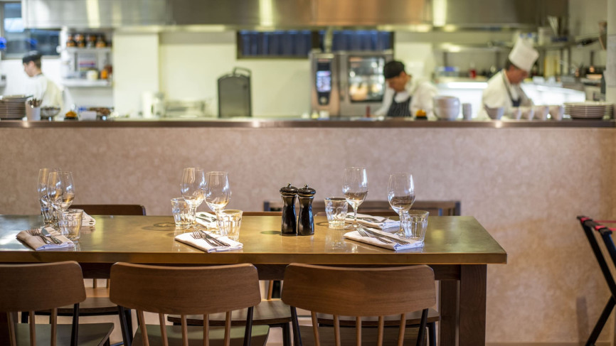 Michel Roux Sr, célèbre chef étoilé, renouvelle sa confiance en EuroCave - Foto : Brasserie Roux at Skindles