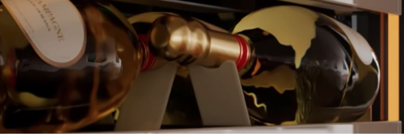 EuroCave Racks mit speziell für Champagnerflaschen entwickelten Ablagen.