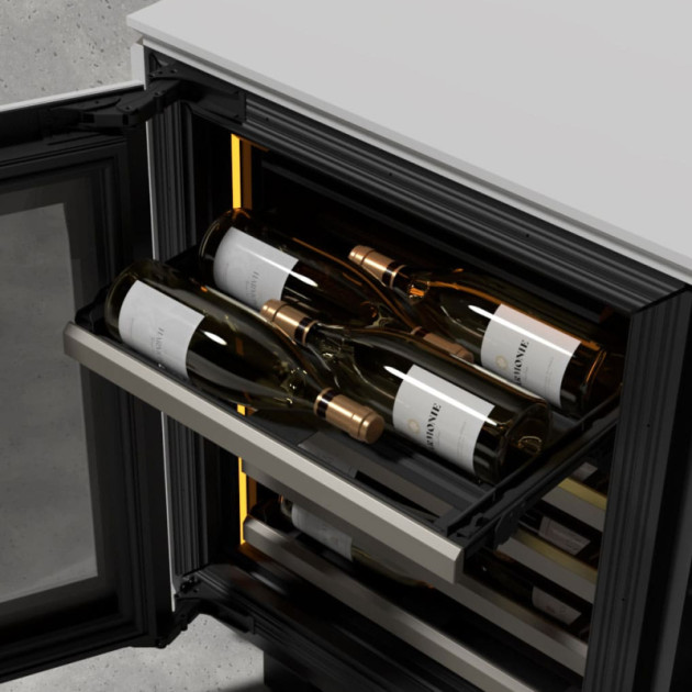 Wahl der Farbe der Weinregalfront in Champagner