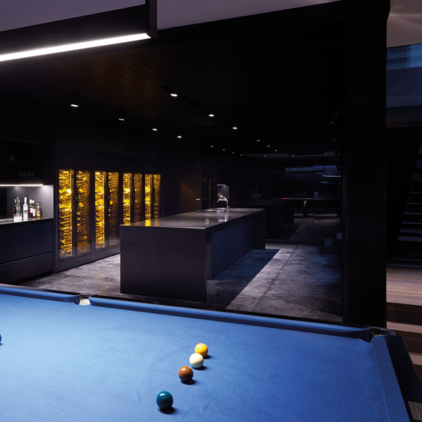 eurocave-dreamed-interior-design-black-light-wine-wall-billard-man-cave-australia-showcave-2.jpeg